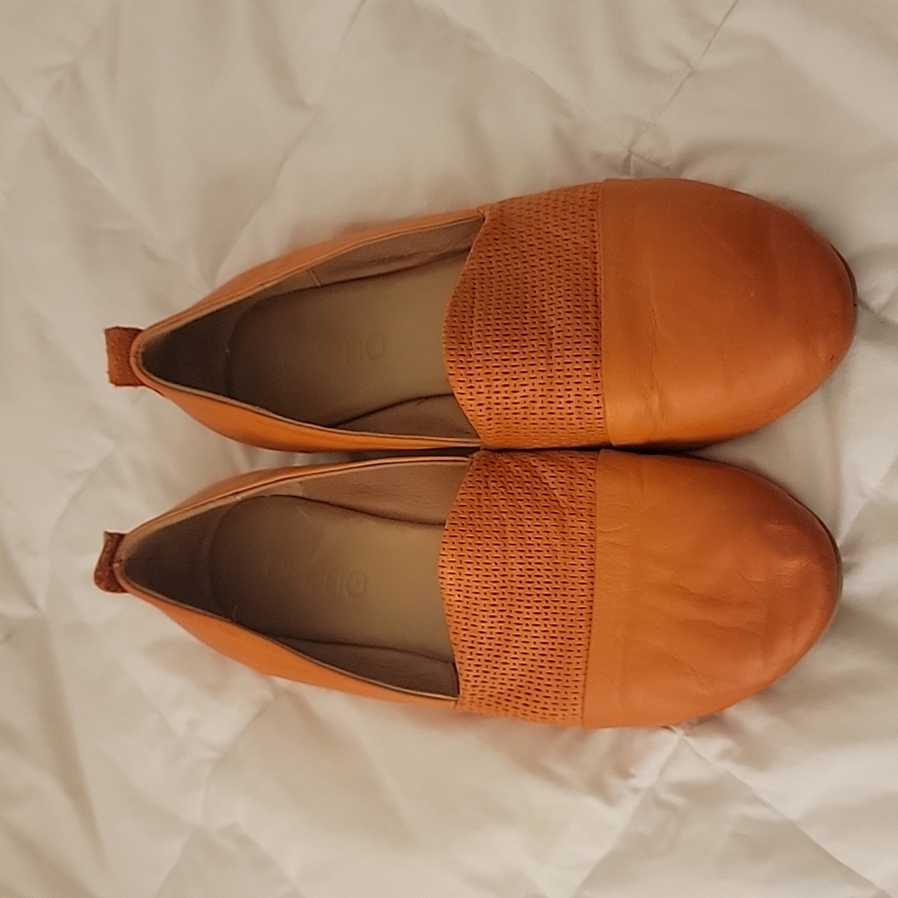 Bueno Tangerine Flats